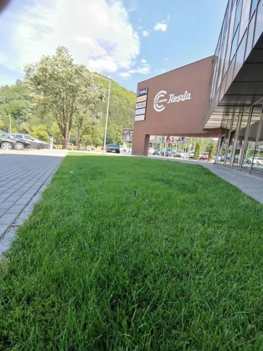 City Center Accommodation - 404 Resita Exterior foto